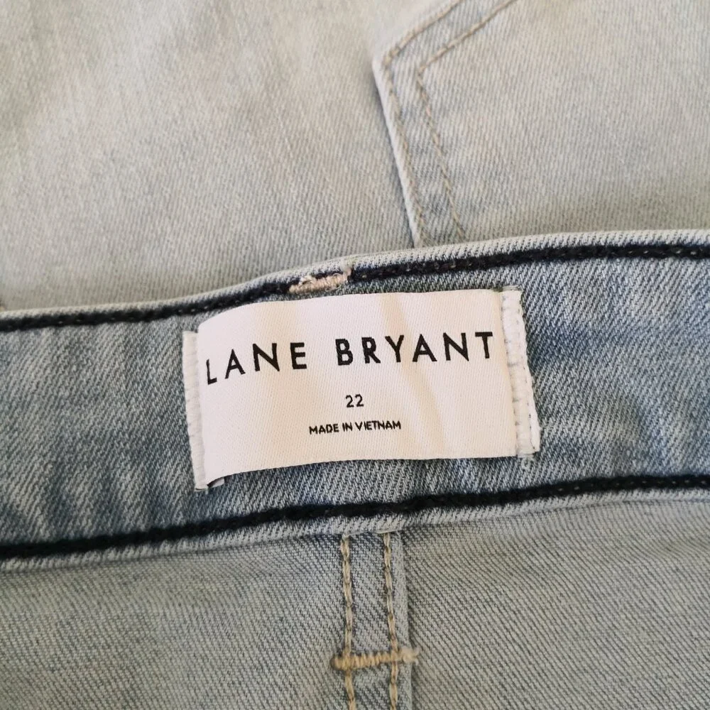 Lane Bryant Boyfriend Midi Denim Short Embroidered Parrot‎ Size 22